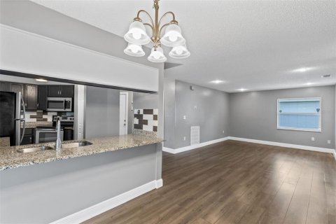 Villa ou maison à vendre à Kissimmee, Floride: 3 chambres, 170.38 m2 № 2289522 - photo 6