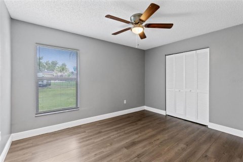 Villa ou maison à vendre à Kissimmee, Floride: 3 chambres, 170.38 m2 № 2289522 - photo 21