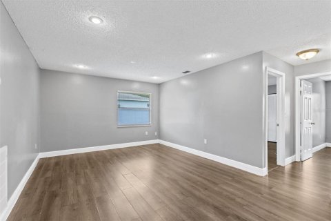 Villa ou maison à vendre à Kissimmee, Floride: 3 chambres, 170.38 m2 № 2289522 - photo 8