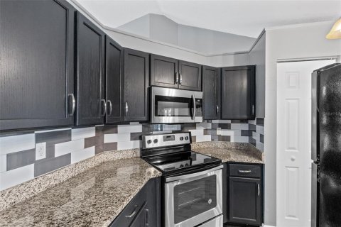 Villa ou maison à vendre à Kissimmee, Floride: 3 chambres, 170.38 m2 № 2289522 - photo 10