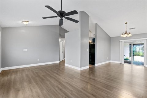 Villa ou maison à vendre à Kissimmee, Floride: 3 chambres, 170.38 m2 № 2289522 - photo 4