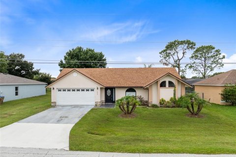 Villa ou maison à vendre à Kissimmee, Floride: 3 chambres, 170.38 m2 № 2289522 - photo 2