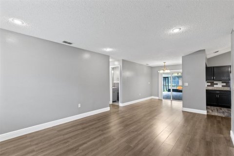 Villa ou maison à vendre à Kissimmee, Floride: 3 chambres, 170.38 m2 № 2289522 - photo 7