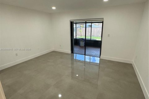 House in Miami, Florida 3 bedrooms, 143.35 sq.m. № 2363508 - photo 6