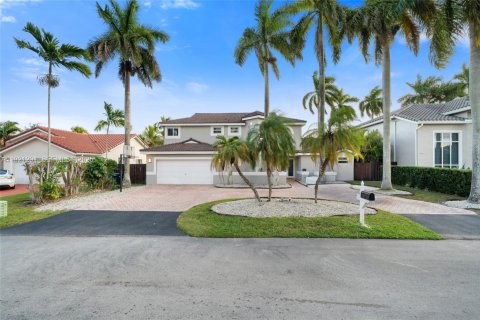 Casa en venta en Miami, Florida, 4 dormitorios, 239.41 m2 № 1974164 - foto 4