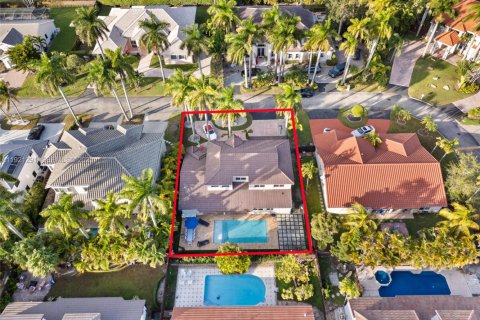Casa en venta en Miami, Florida, 4 dormitorios, 239.41 m2 № 1974164 - foto 5