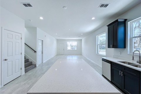 House in Tampa, Florida 3 bedrooms, 151.62 sq.m. № 1367650 - photo 25