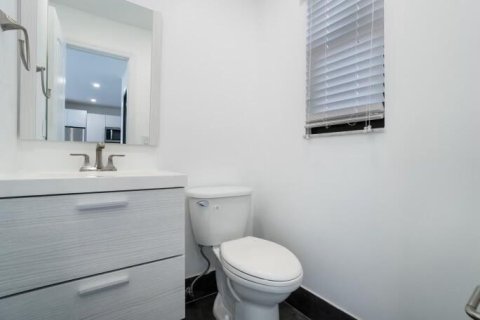 Adosado en alquiler en Coral Springs, Florida, 3 dormitorios, 153.29 m2 № 2085892 - foto 9