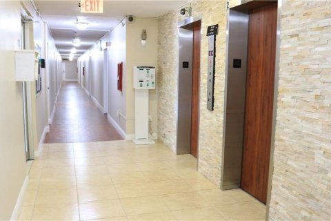 Condo in Plantation, Florida, 1 bedroom  № 2261232 - photo 3