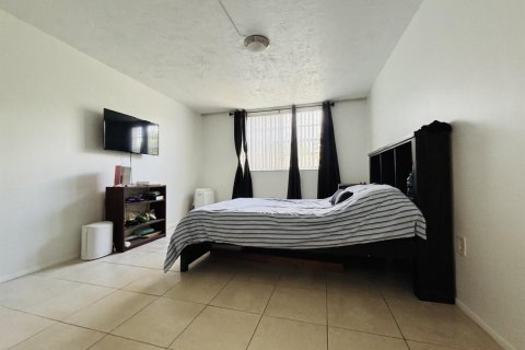 Condo in Plantation, Florida, 1 bedroom  № 2261232 - photo 12
