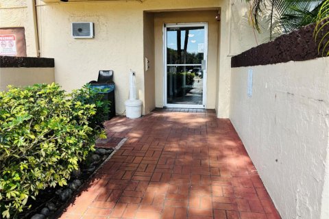 Condo in Plantation, Florida, 1 bedroom  № 2261232 - photo 21