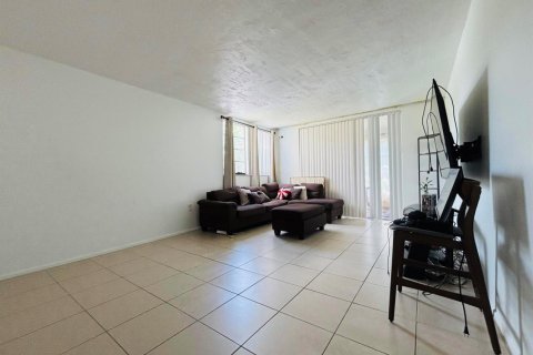 Condo in Plantation, Florida, 1 bedroom  № 2261232 - photo 8