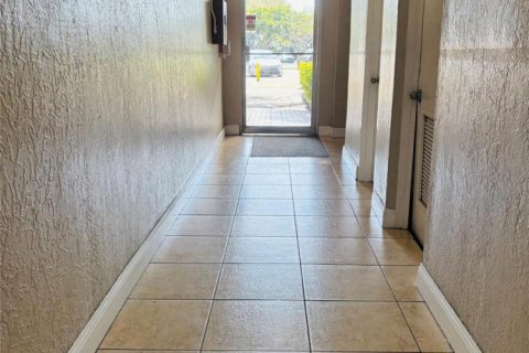 Condo in Plantation, Florida, 1 bedroom  № 2261232 - photo 11