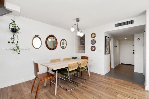 Condominio en venta en Pinecrest, Florida, 1 dormitorio, 74.51 m2 № 2046198 - foto 12