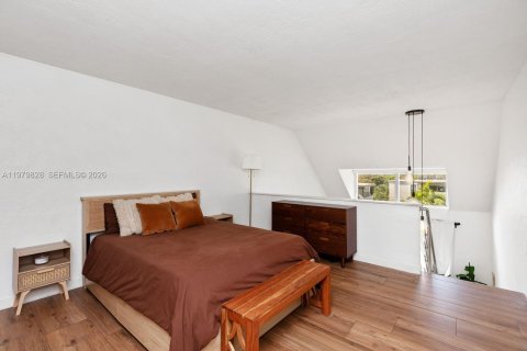 Condominio en venta en Pinecrest, Florida, 1 dormitorio, 74.51 m2 № 2046198 - foto 17