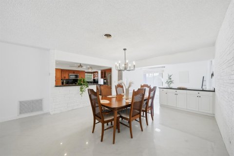 Купить виллу или дом в Холливуд, Флорида 3 комнаты, 211.35м2, № 2085135 - фото 17