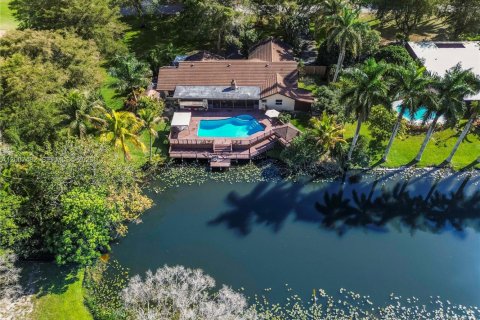 Villa ou maison à Davie, Floride 4 chambres, 314.75 m2 № 2337964