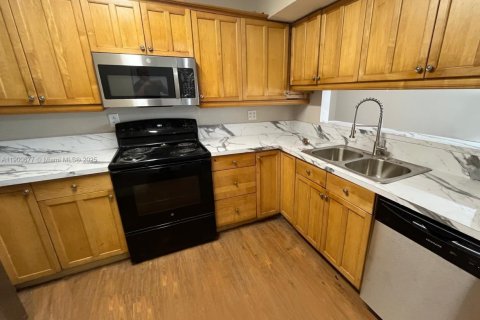 Condominio en alquiler en Miramar, Florida, 3 dormitorios, 99.41 m2 № 1952070 - foto 3