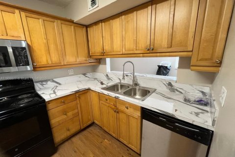 Condominio en alquiler en Miramar, Florida, 3 dormitorios, 99.41 m2 № 1952070 - foto 6