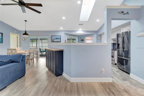 Casa en venta en Spring Hill, Florida, 3 dormitorios, 145.02 m2 № 2266956 - foto 6