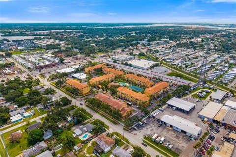 Condo in Seminole, Florida, 2 bedrooms  № 1919486 - photo 29