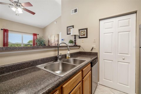 Condo in Seminole, Florida, 2 bedrooms  № 1919486 - photo 8