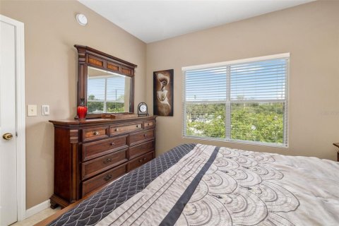 Condo in Seminole, Florida, 2 bedrooms  № 1919486 - photo 15