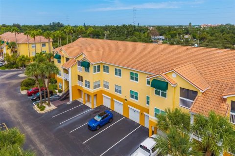 Condo in Seminole, Florida, 2 bedrooms  № 1919486 - photo 25