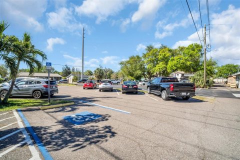 Propiedad comercial en venta en Saint Petersburg, Florida, 240.15 m2 № 1585645 - foto 5