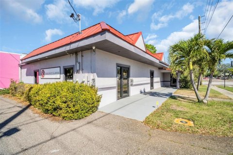 Propiedad comercial en venta en Saint Petersburg, Florida, 240.15 m2 № 1585645 - foto 4