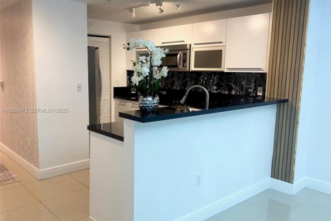 Studio in the Condo in Miami, Florida № 1986603 - photo 12