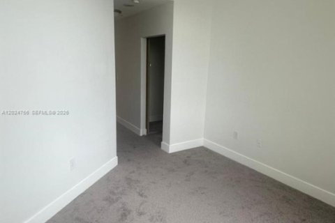Copropriété à louer à Fort Lauderdale, Floride: 2 chambres, 100.61 m2 № 2179096 - photo 12