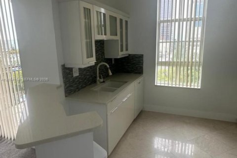 Copropriété à louer à Fort Lauderdale, Floride: 2 chambres, 100.61 m2 № 2179096 - photo 3