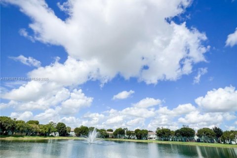 Купить кондоминиум в Хомстед, Флорида 3 спальни, 108.32м2, № 2015729 - фото 2