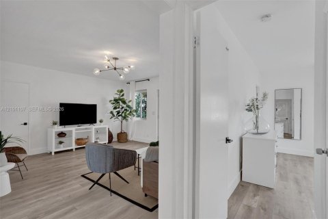 Apartment in Miami Beach, Florida 2 bedrooms, 92.9 sq.m. № 2401337 - photo 25