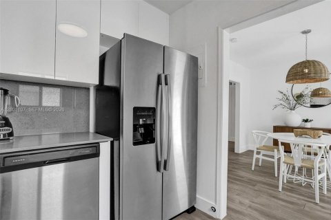 Apartment in Miami Beach, Florida 2 bedrooms, 92.9 sq.m. № 2401337 - photo 17