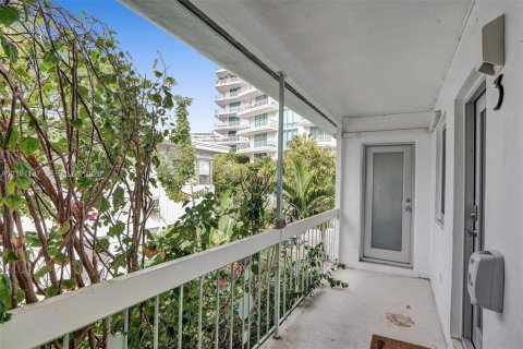 Apartment in Miami Beach, Florida 2 bedrooms, 92.9 sq.m. № 2401337