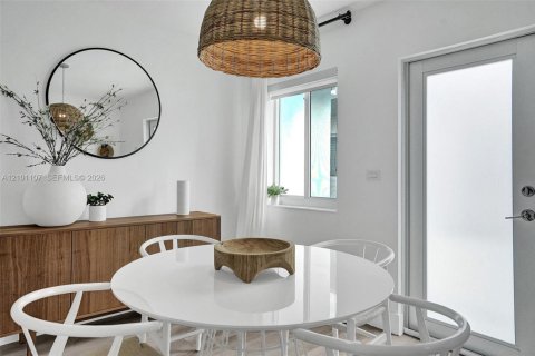 Apartment in Miami Beach, Florida 2 bedrooms, 92.9 sq.m. № 2401337 - photo 20