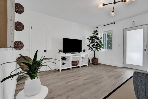 Apartment in Miami Beach, Florida 2 bedrooms, 92.9 sq.m. № 2401337 - photo 8