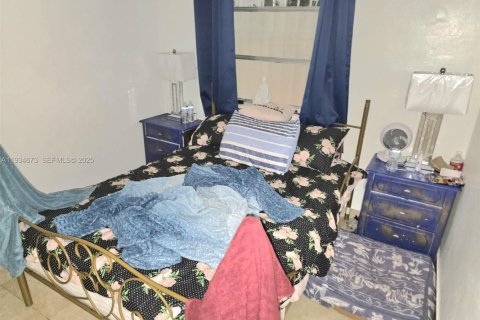 Casa en venta en Miami, Florida, 5 dormitorios, 162.02 m2 № 2035756 - foto 13