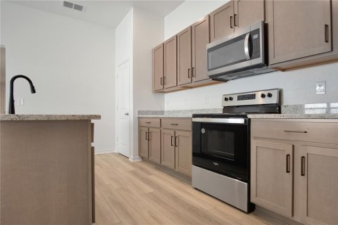 Villa ou maison à louer à Davenport, Floride: 4 chambres, 178.19 m2 № 2148873 - photo 4