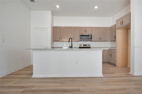 Villa ou maison à louer à Davenport, Floride: 4 chambres, 178.19 m2 № 2148873 - photo 5