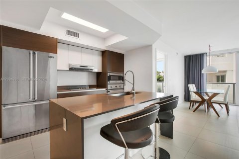 Condo in Bay Harbor Islands, Florida, 2 bedrooms  № 2384898 - photo 4