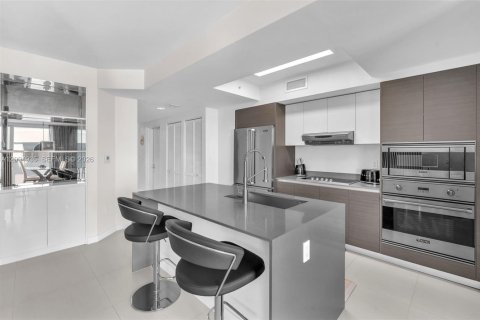 Condo in Bay Harbor Islands, Florida, 2 bedrooms  № 2384898 - photo 7