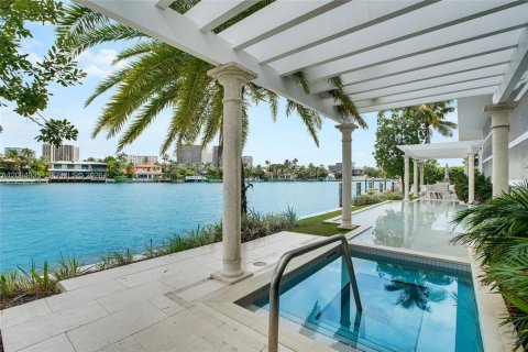 Condo in Bay Harbor Islands, Florida, 2 bedrooms  № 2384898 - photo 23