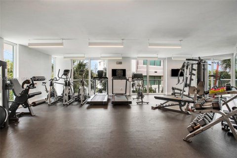 Condo in Bay Harbor Islands, Florida, 2 bedrooms  № 2384898 - photo 30