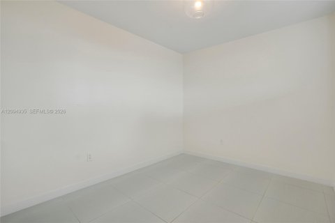 Condo in Bay Harbor Islands, Florida, 2 bedrooms  № 2384898 - photo 18