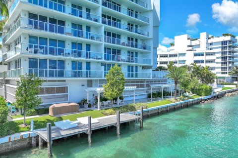 Condo in Bay Harbor Islands, Florida, 2 bedrooms  № 2384898 - photo 2