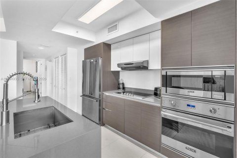 Condo in Bay Harbor Islands, Florida, 2 bedrooms  № 2384898 - photo 5