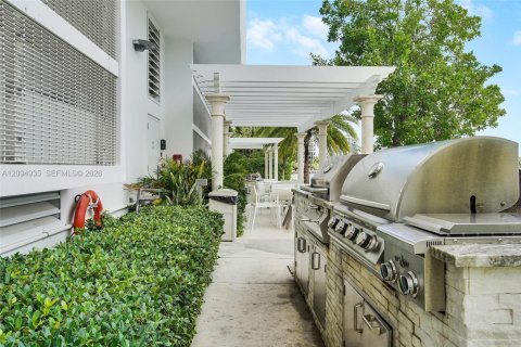 Condo in Bay Harbor Islands, Florida, 2 bedrooms  № 2384898 - photo 27